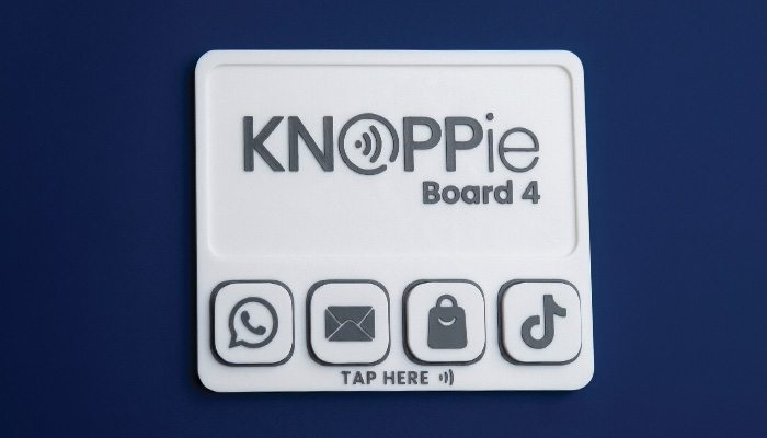 Knoppie Black & White